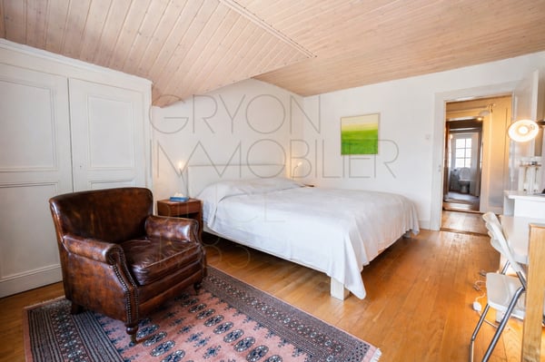 Appartement sous les toits à Gryon avec balcon et vue alpine 2