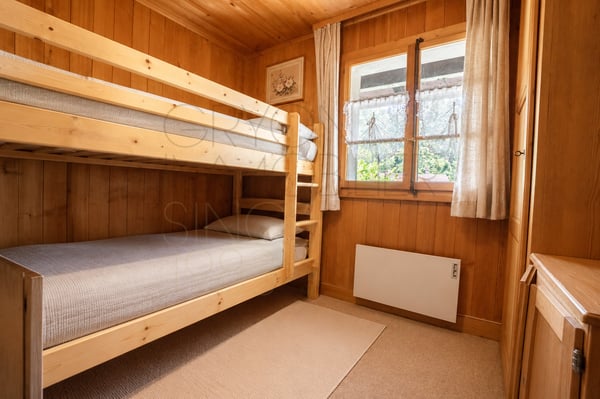 Chalet de 4,5 pièces à rénover à Gryon, vue et calme 11