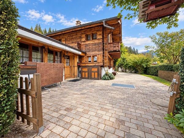 Chalet familial typique à Gryon avec jardin et dépendances 5
