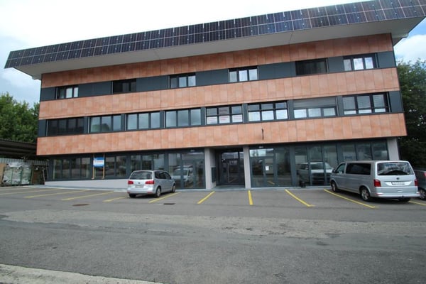 Atelier - dépôt au rez-de-chaussée dans la zone industrielle d'Echallens 1