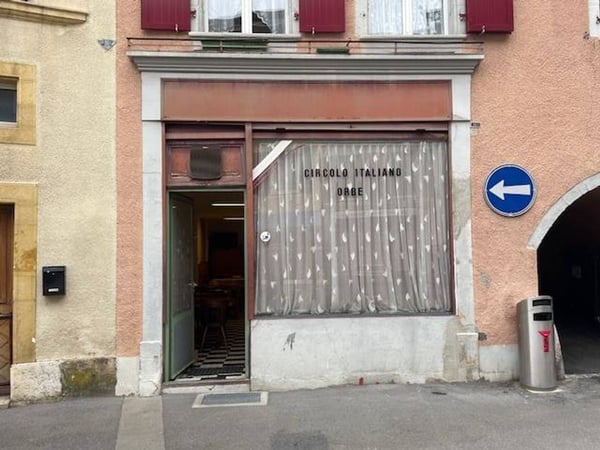 Surface commerciale au centre de la ville d'Orbe 1