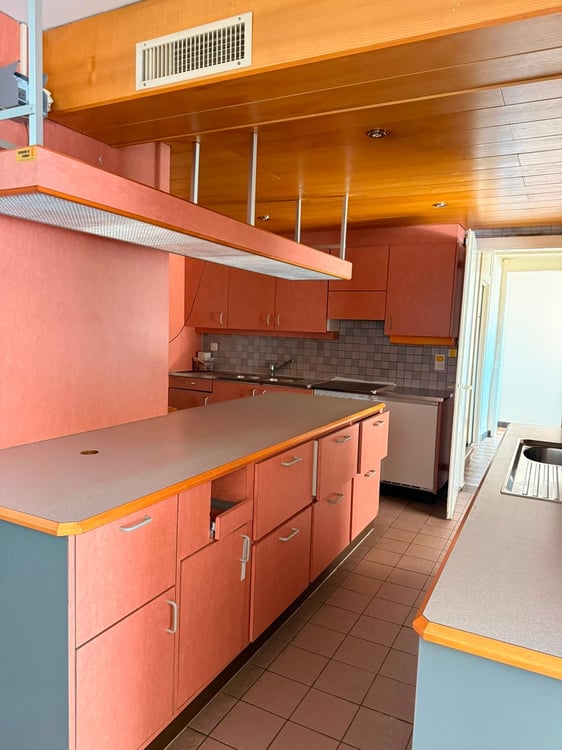 Opportunité unique à Vallorbe : boulangerie avec Tea-Room, laboratoire et appartement. 2