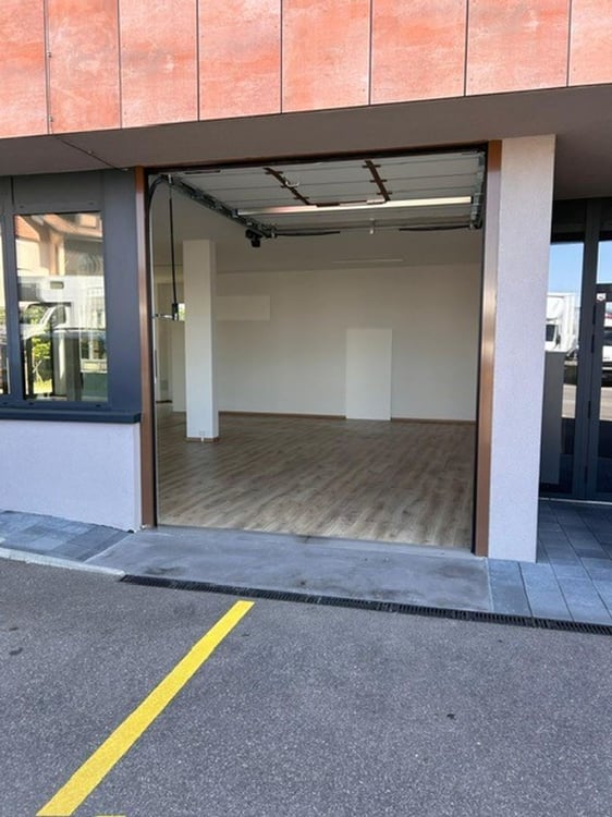 Atelier - dépôt - local de stockage au rez-de-chaussée dans la zone industrielle d'Echallens 1