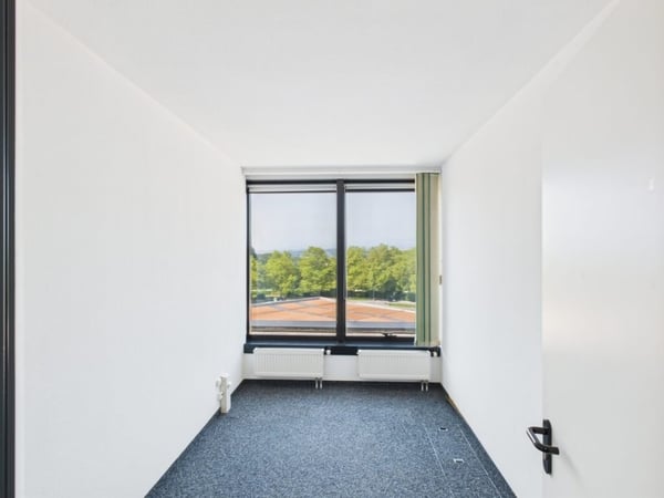 Magnifique bureau de 249 m2 sis dans un immeuble bénéficiant d'un emplacement stratégique 7