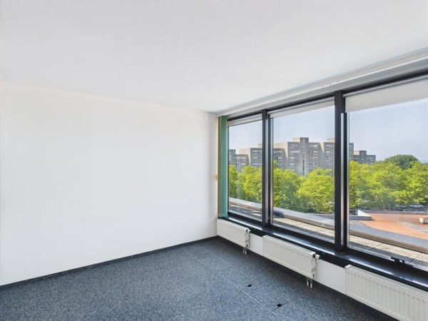 Magnifique bureau de 249 m2 sis dans un immeuble bénéficiant d'un emplacement stratégique 10