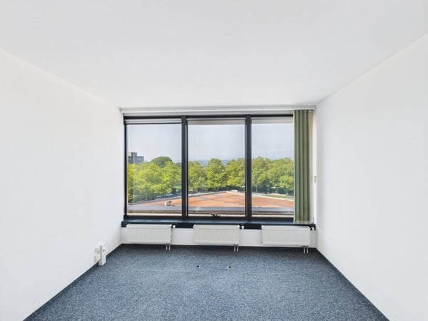 Magnifique bureau de 249 m2 sis dans un immeuble bénéficiant d'un emplacement stratégique 9