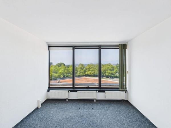 Magnifique bureau de 249 m2 sis dans un immeuble bénéficiant d'un emplacement stratégique 8