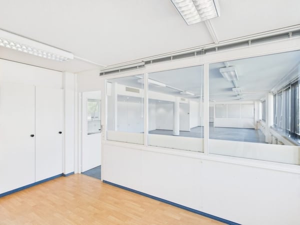 Vaste bureau de 175 m2 sis dans un immeuble bénéficiant d'un emplacement stratégique 2