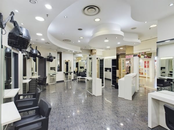 Arcade de 104 m2 (salon de coiffure) dans le Centre Commercial d'Ecublens 1