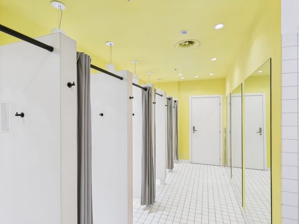 Rare! Grande surface commerciale d'environ 187 m2 au RDC du Centre Commercial d'Ecublens 7