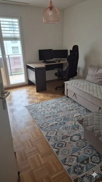 Appartement de 4.5 pièces au rez avec balcon à Nyon 3