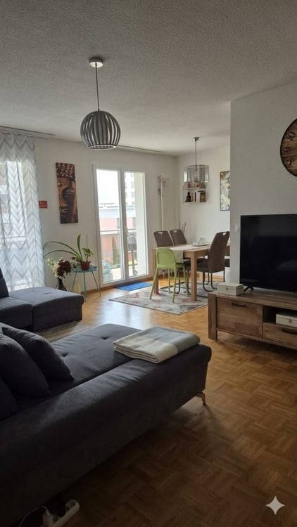 Appartement de 4.5 pièces au rez avec balcon à Nyon 1