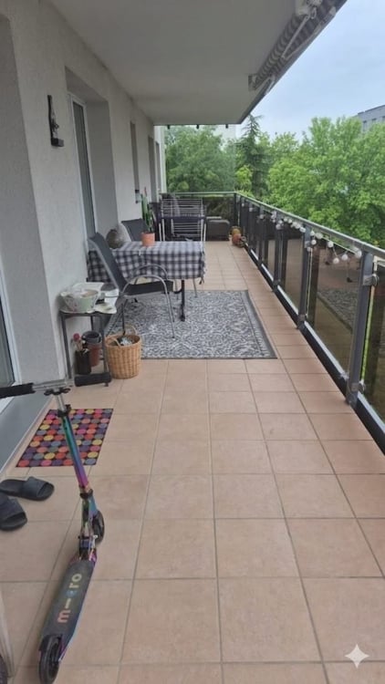Appartement de 4.5 pièces au rez avec balcon à Nyon 7