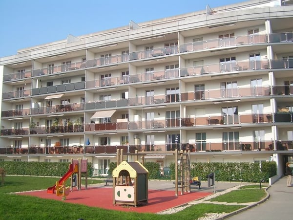 Appartement de 4.5 pièces au rez avec balcon à Nyon 8