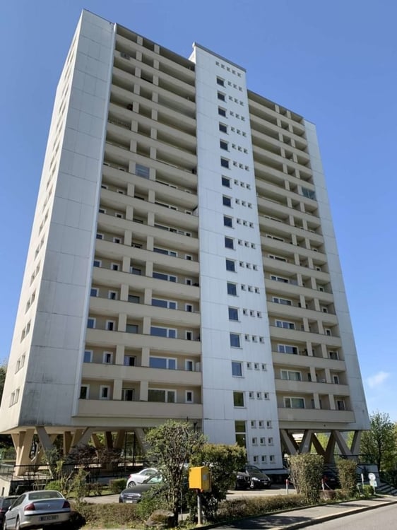 Appartement de 5.5 pièces au 16ème étage avec balcon à Lausanne 14