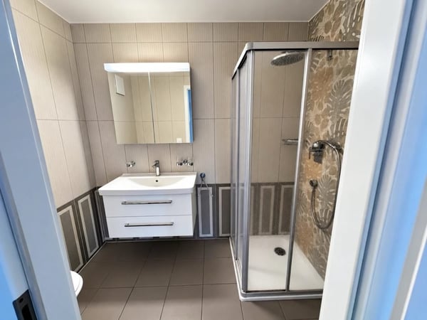 Appartement de 2.5 pièces au 1er étage avec balcon à Villeneuve 4