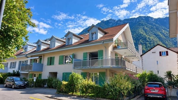 Appartement de 2.5 pièces au 1er étage avec balcon à Villeneuve 6
