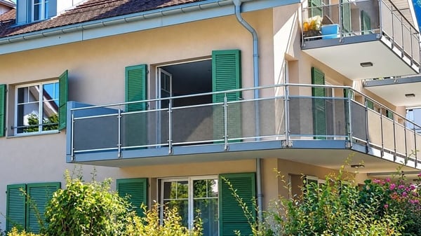 Appartement de 2.5 pièces au 1er étage avec balcon à Villeneuve 7