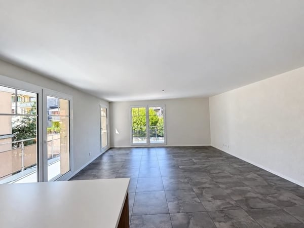 Appartement de 2.5 pièces au 1er étage avec balcon à Villeneuve 1