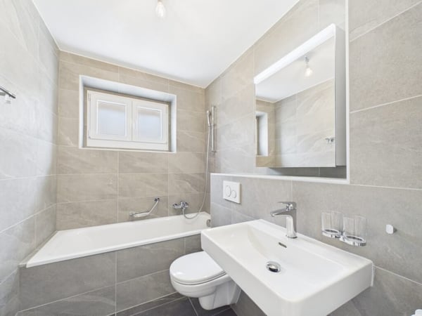 Très bel appartement de 4.5 pièces entièrement rénové au 1er étage au coeur de Vallorbe 13