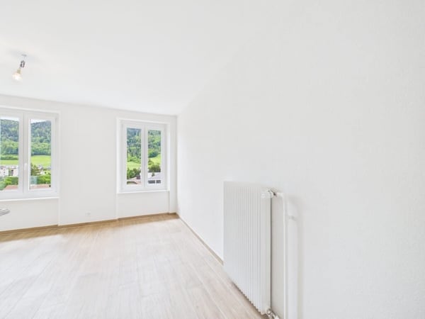 Très bel appartement de 4.5 pièces entièrement rénové au 1er étage au coeur de Vallorbe 10