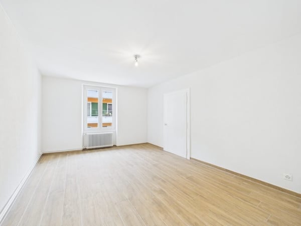 Très bel appartement de 4.5 pièces entièrement rénové au 1er étage au coeur de Vallorbe 2
