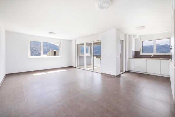 Lumineux appartement en attique de 4 pièces avec vue sur les montagnes à Bex 2