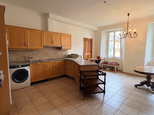 Bex : à louer spacieux appartement historique rénové de 4,5 pièces 4