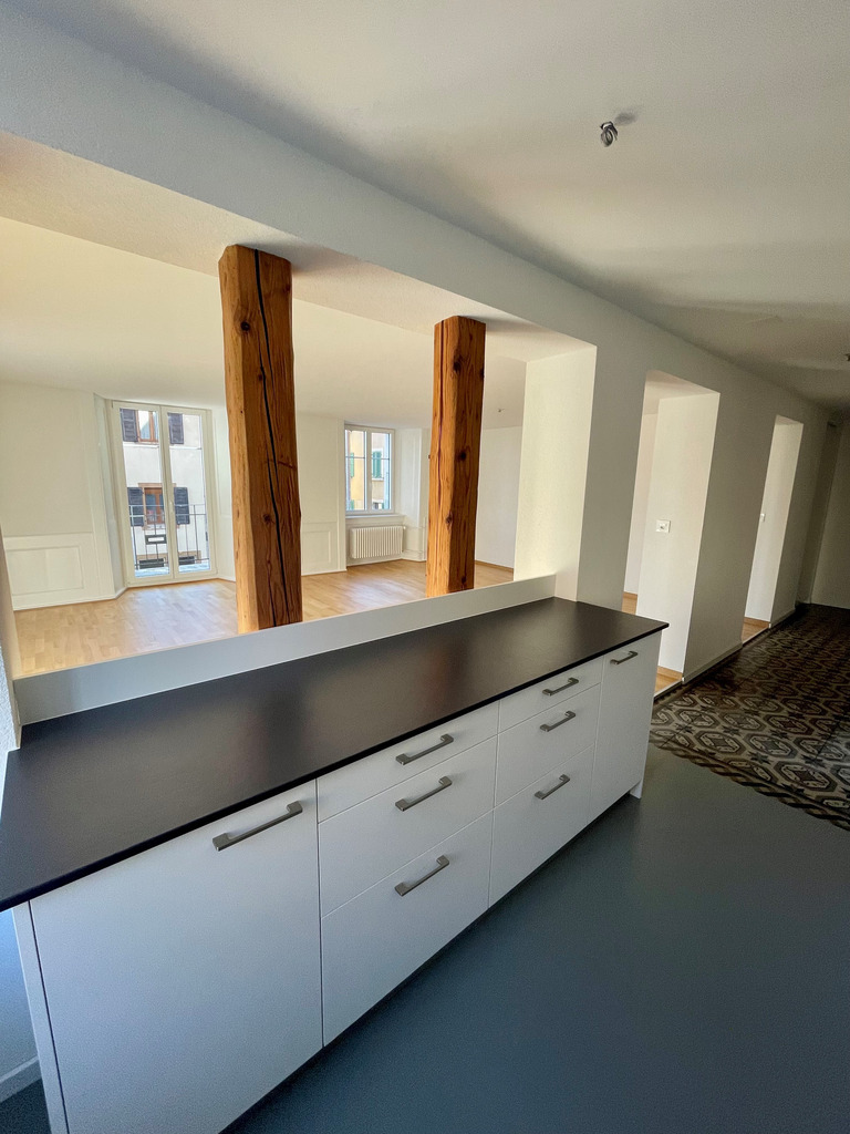 Bild Wohnung mit 5.5 Zimmern und Balkon