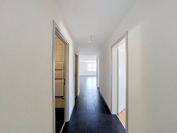Appartement de 4.5 pièces lumineux avec balcon. 9