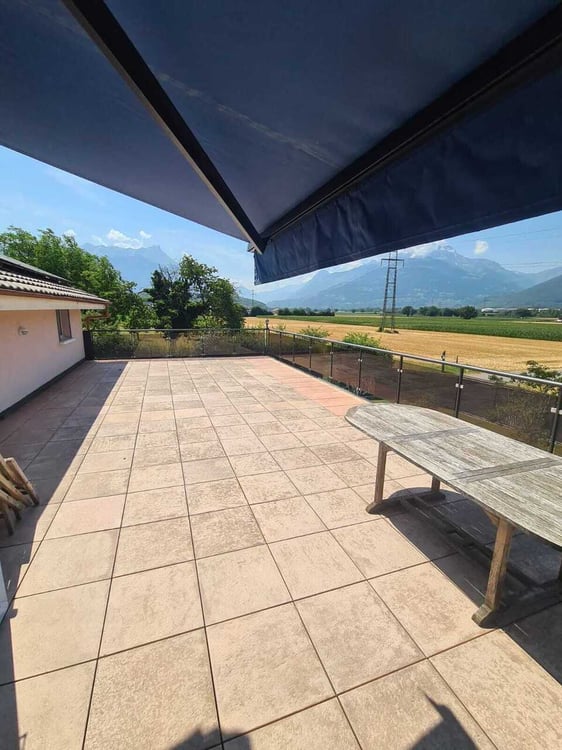 Appartement avec une grande terrasse et vue sur les Dents-du-Midi 2