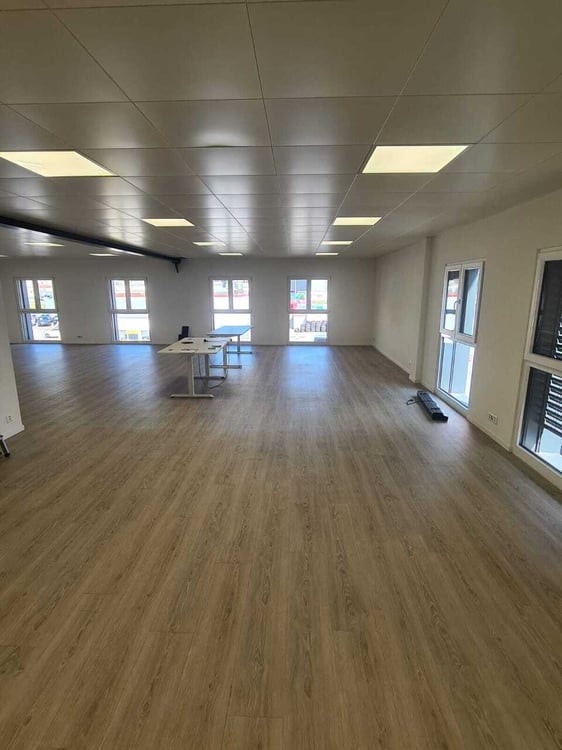 Idéal pour bureaux, salles de cours,formation, activité administrative 6