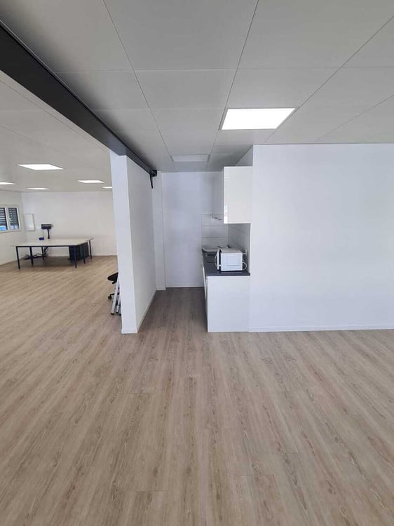 Idéal pour bureaux, salles de cours,formation, activité administrative 9
