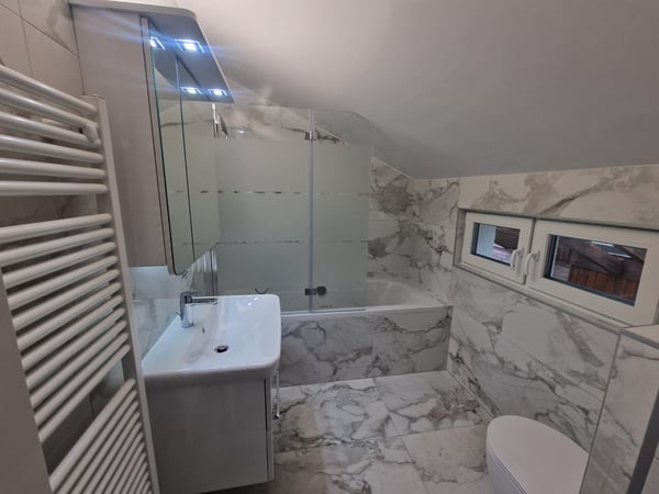 IBK Promotion Sàrl vous présente 12