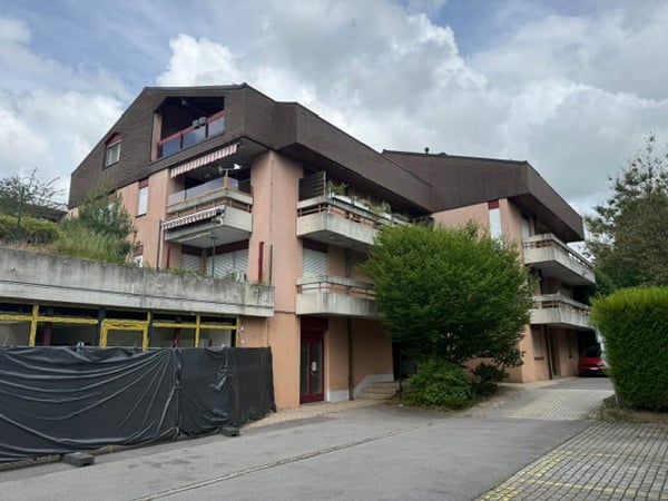 Appartement à Savigny, 5,5 pièces avec balcon et terrasse 1
