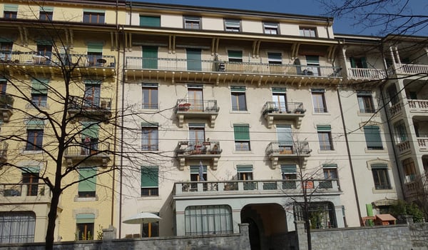 Parking situé dans la cours intérieure de l'immeuble (pour petite voiture). 2