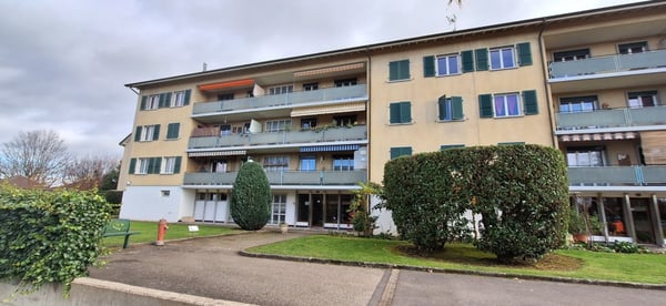 Dépôt situé au rez-de-chaussée. 4