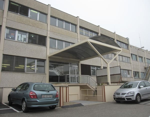 Local commercial en rez-de-chaussée, d'une surface de 266 m2. 4