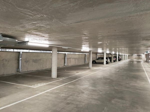 Place de parking, située en sous-sol. 2