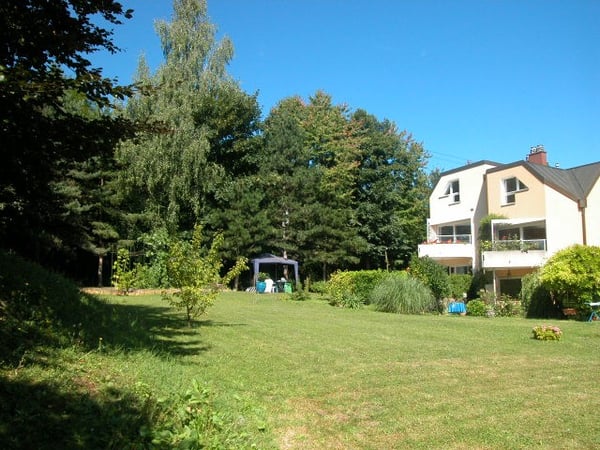 Beau duplex avec balcon offrant une vue sur le Léman et le Mont-Blanc. 3
