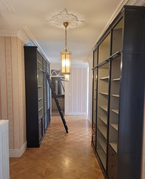Appartement duplex traversant, situé au 4ème étage. 2