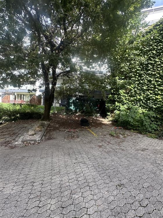 Place de parc extérieur 2
