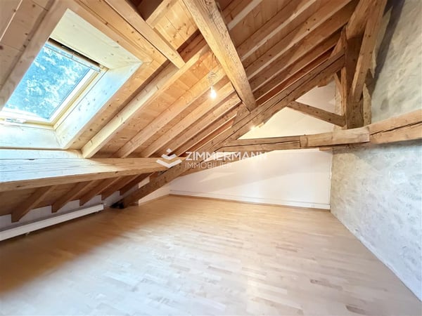 Maison de village,5.5,147 4