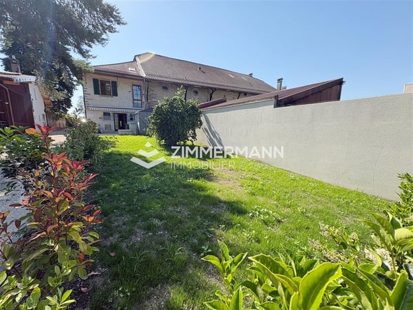 Maison de village,5.5,147 9