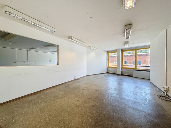 Surface artisanale et administrative 6