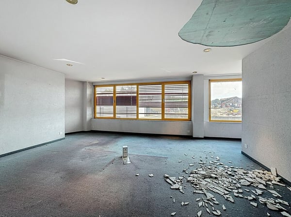 Surface artisanale et administrative 10