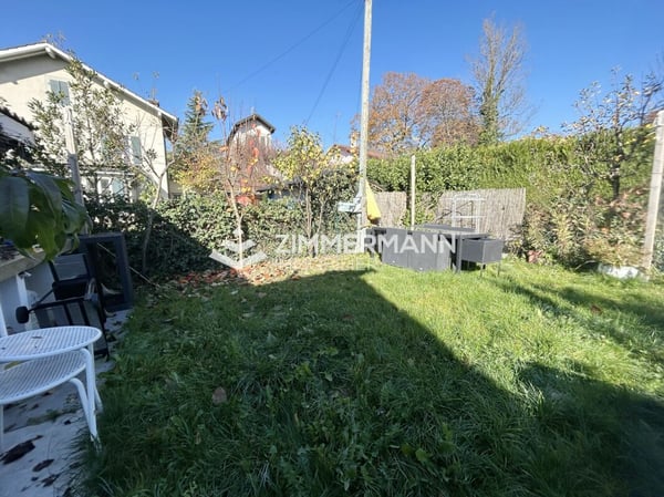 Spacieuse maison avec véranda, jardin et dépendance - à quelques minutes de Genève