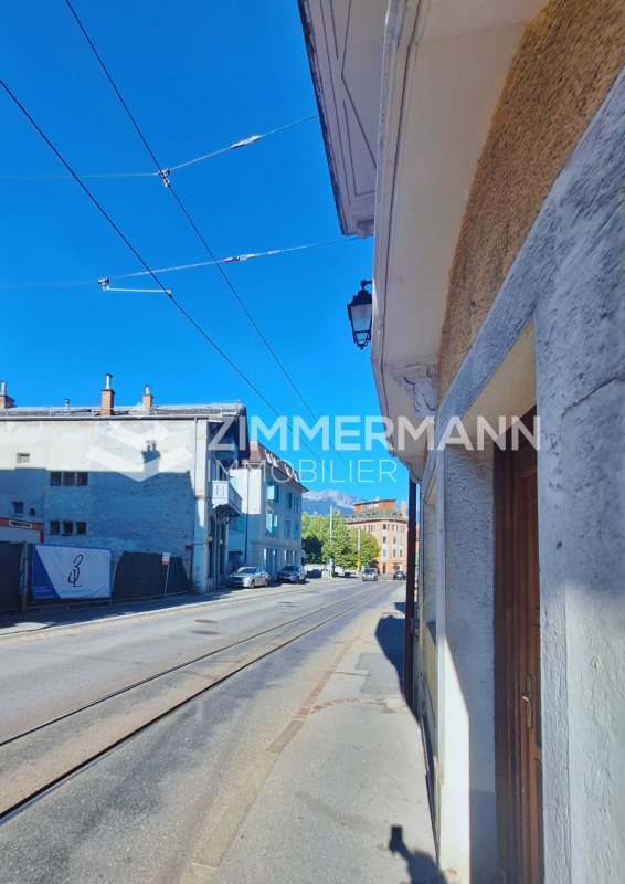 BEX : Local commercial au rez de 67 m2