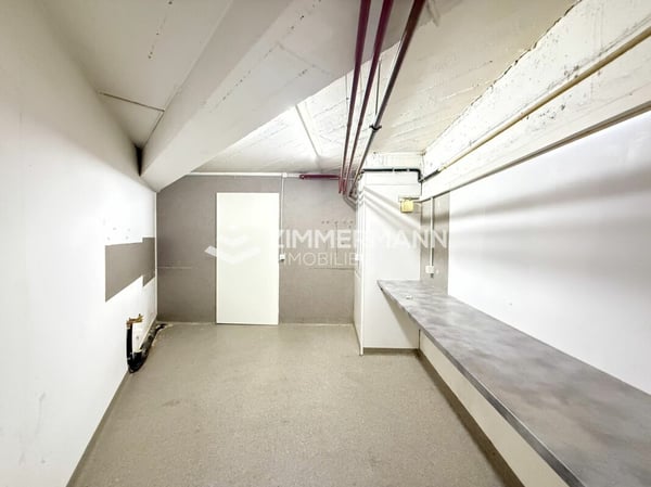 Espace de Stockage de 770 m² à Montbrillant ! 4