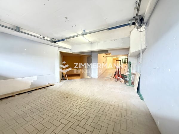 Espace de Stockage de 770 m² à Montbrillant ! 2